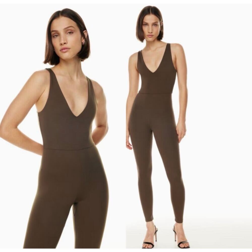 Women’s Sleeveless V-Neck Fitted Jumpsuit in Brown